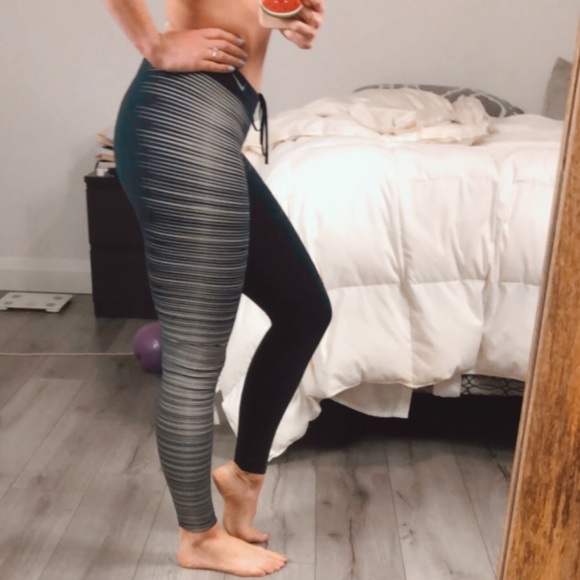 NIKE | Printed Reflective Running Tights - Picture 5 of 16